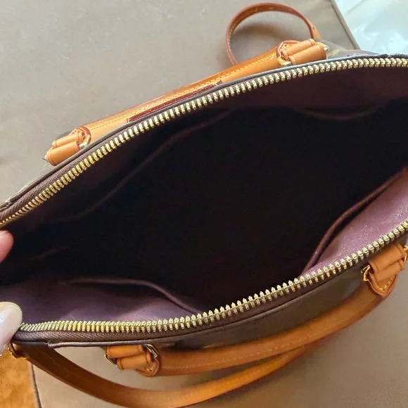 Louis Vuitton Turenne PM Monogram Canvas Hand and Shoulder Bag - Picture 11 of 14